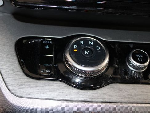 Used 2025 Ford Expedition Platinum image 31