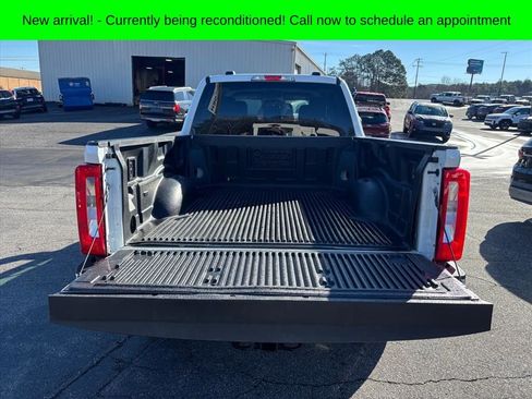 Used 2025 Ford F250 XLT image 3