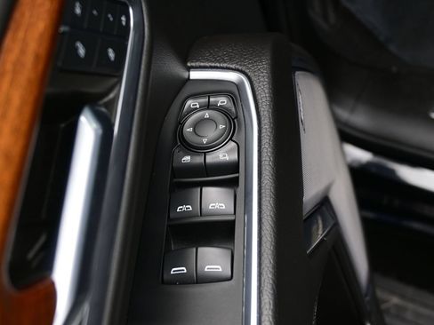 Used 2023 GMC Sierra 1500 Denali w/ Technology Package AWD/4WD image 13