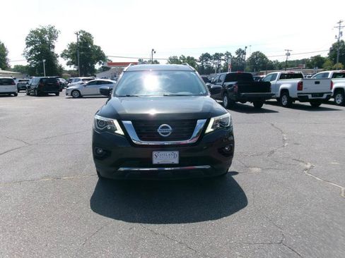 Used 2017 Nissan Pathfinder SV w/ SV Tech Package AWD/4WD image 3