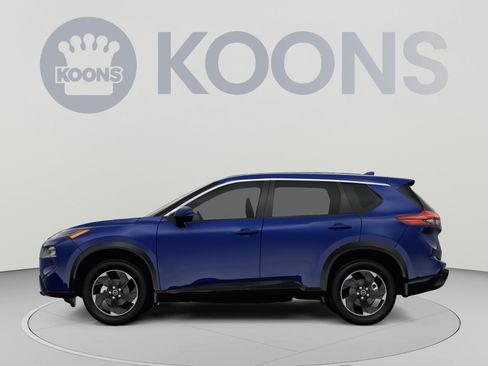 Used 2024 Nissan Rogue SV AWD/4WD image 2