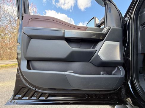 Used 2021 Ford F150 Lariat w/ Equipment Group 502A High AWD/4WD image 13