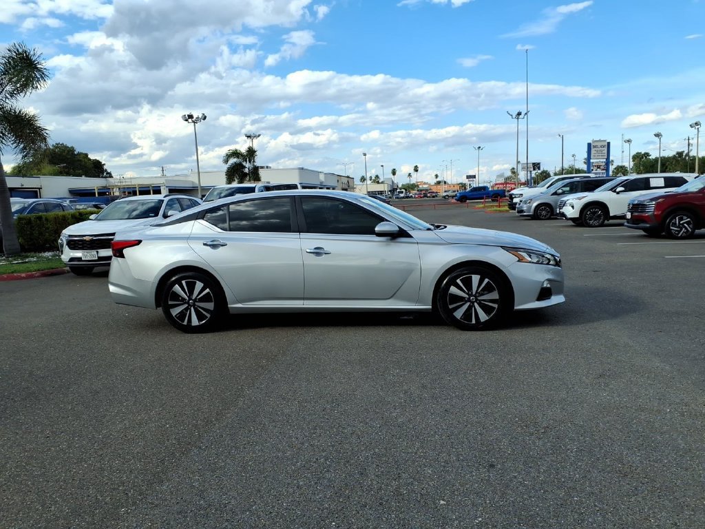 Used 2022 Nissan Altima 2.5 SV FWD image 6