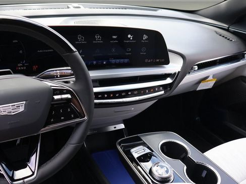 New 2026 Cadillac Lyriq Sport image 30