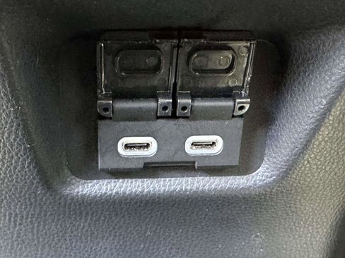 Used 2025 Toyota RAV4 XLE image 17