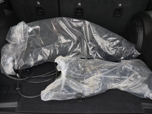 Used 2025 Jeep Wrangler Unlimited Sahara AWD/4WD image 26