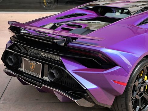 Used 2023 Lamborghini Huracan Tecnica RWD image 30