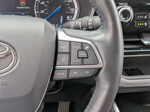 Used 2021 Toyota Highlander Limited AWD/4WD image 20