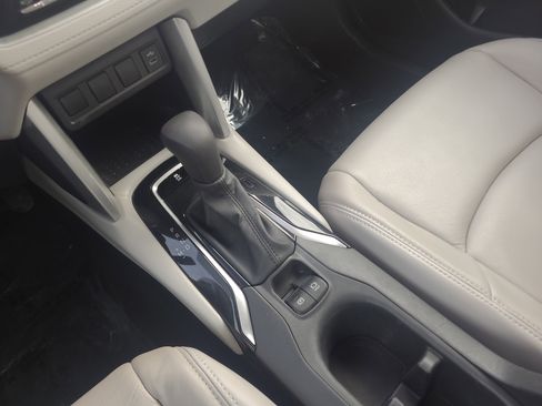 Used 2023 Toyota Corolla Cross L image 21