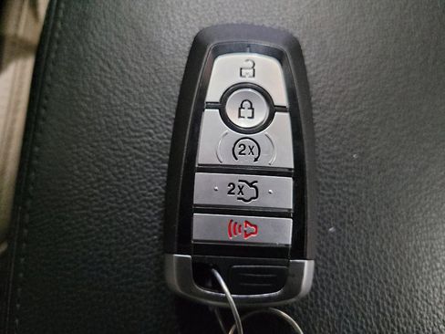 Used 2018 Ford Explorer Limited w/ Ford Safe & Smart Package AWD/4WD image 32