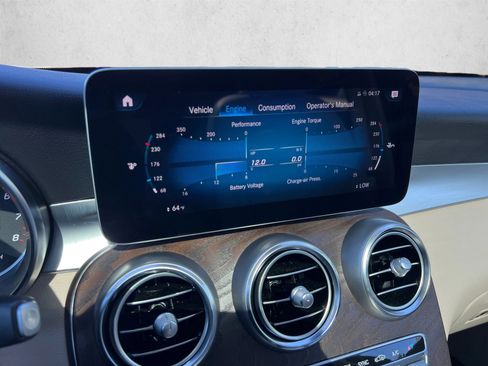 Used 2021 Mercedes-Benz GLC 300 4MATIC image 16