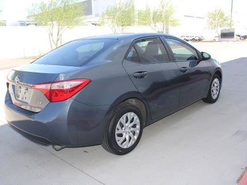 Used 2017 Toyota Corolla LE w/ Carpet Mat Package (TMS) FWD image 5