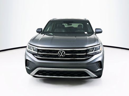 Used 2023 Volkswagen Atlas Cross Sport SE image 2