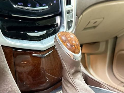 Used 2015 Cadillac SRX Luxury image 20