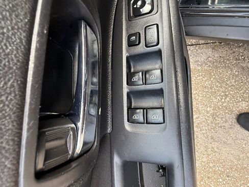 Used 2020 Mitsubishi Outlander ES image 18