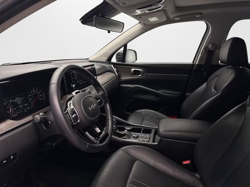 Used 2022 Kia Sorento S w/ Panoramic Sunroof Package AWD/4WD image 9