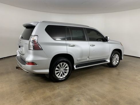 Used 2014 Lexus GX 460 image 34