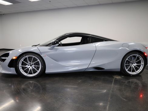 Used 2025 McLaren 750S image 7