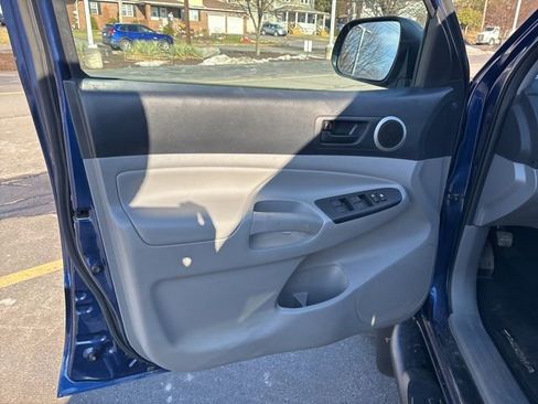 Used 2015 Toyota Tacoma 4x4 Double Cab image 33