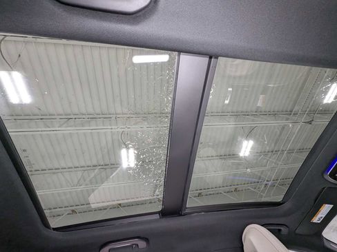 Certified 2025 Mercedes-Benz GLC 300 4MATIC image 17