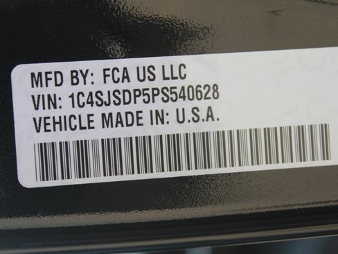 Used 2023 Jeep Wagoneer L Series III w/ Preferred Equipment Group image 28