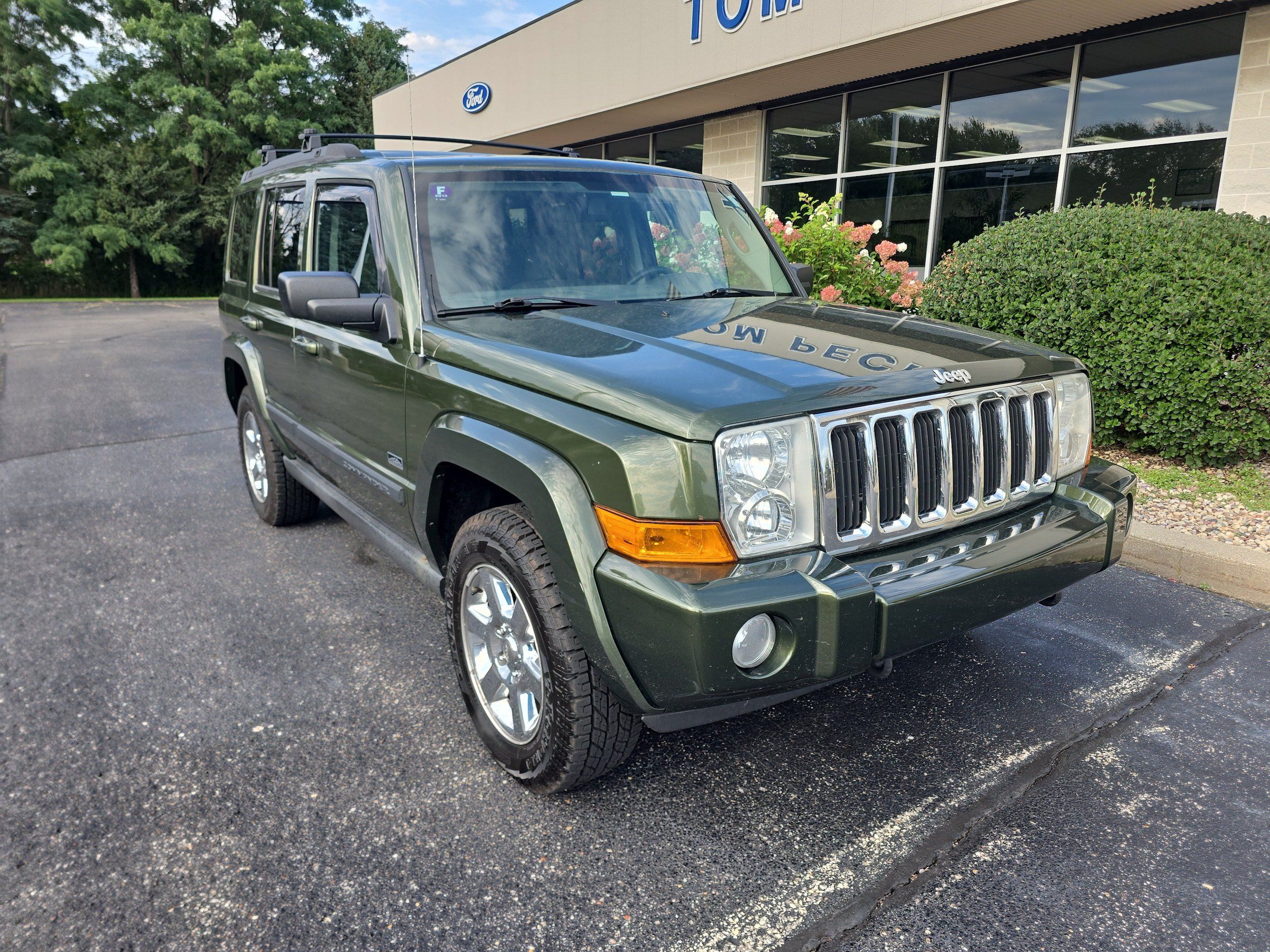Used 2007 Jeep Commander Sport AWD/4WD image 1