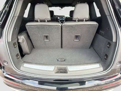 Used 2023 Cadillac XT6 Premium Luxury image 12