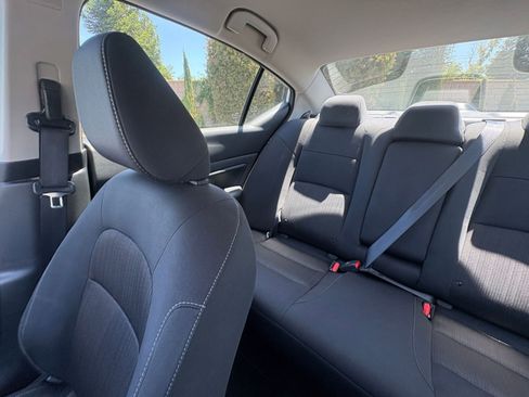 Used 2025 Nissan Altima 2.5 SV FWD image 39