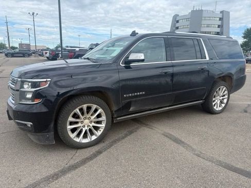 Used 2019 Chevrolet Suburban Premier w/ Premier Plus Edition AWD/4WD image 6