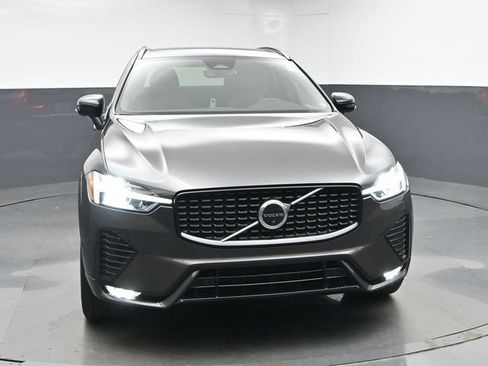 Used 2023 Volvo XC60 B5 Plus w/ Climate Package AWD/4WD image 2