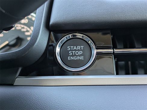 New 2026 Mitsubishi Outlander SE image 28