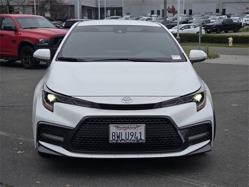 Used 2021 Toyota Corolla SE image 2
