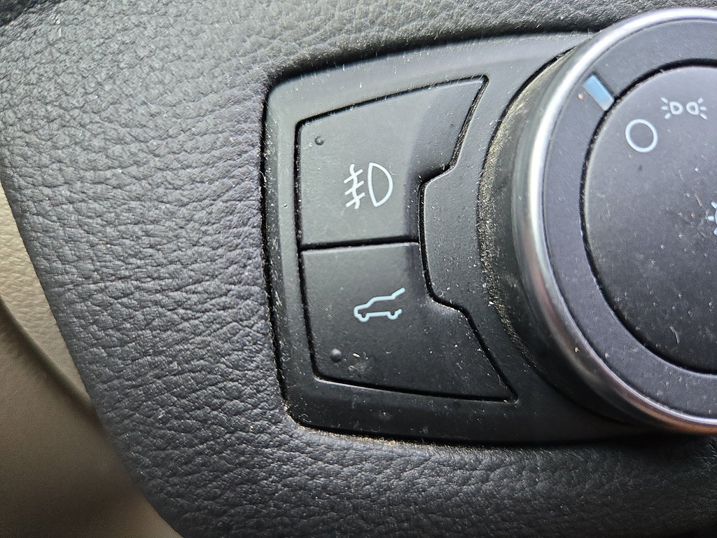 Used 2017 Ford Escape SE FWD image 31