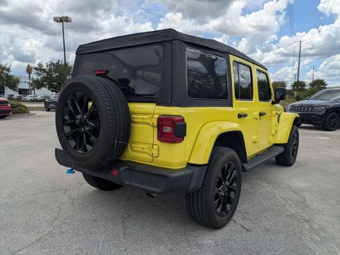 Used 2023 Jeep Wrangler Unlimited Sahara AWD/4WD image 4