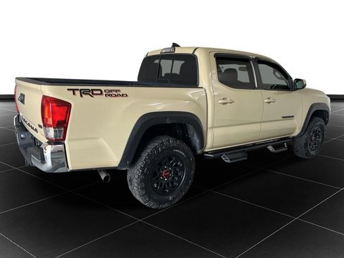 Used 2017 Toyota Tacoma TRD Off-Road w/ Tow Package RWD image 5