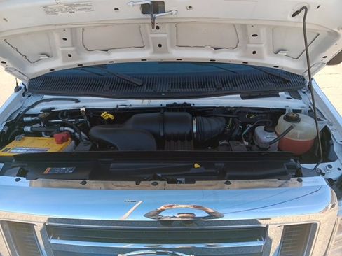 Used 2017 Ford E-350 and Econoline 350 Super Duty image 25