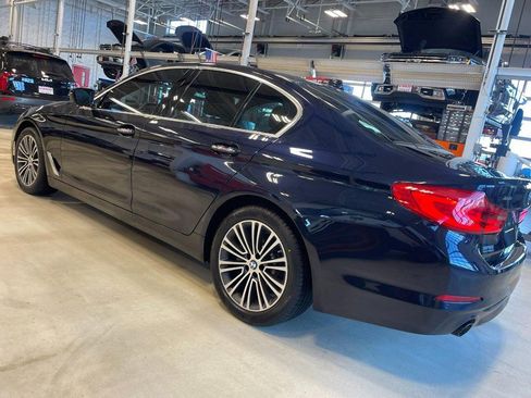 Used 2018 BMW 530i xDrive w/ Premium Package image 4