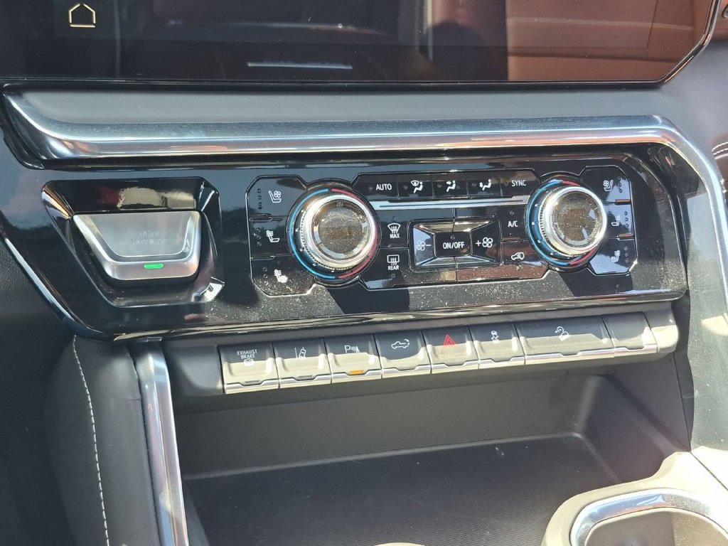Certified 2025 GMC Sierra 3500 Denali Ultimate AWD/4WD image 11