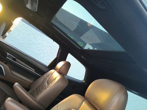 Used 2022 Kia Telluride SX w/ SX Prestige Package image 16