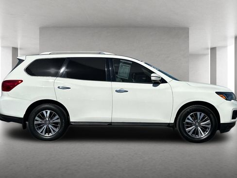 Used 2020 Nissan Pathfinder S FWD image 3