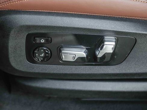 Used 2026 BMW X7 M60i image 19