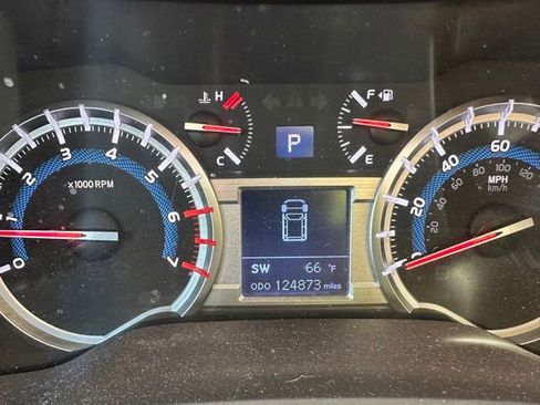 Used 2016 Toyota 4Runner SR5 AWD/4WD image 12