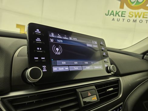 Used 2020 Honda Accord Touring image 19