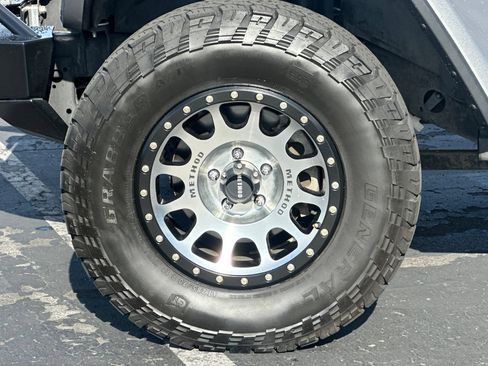 Used 2018 Jeep Wrangler Unlimited Rubicon AWD/4WD image 44