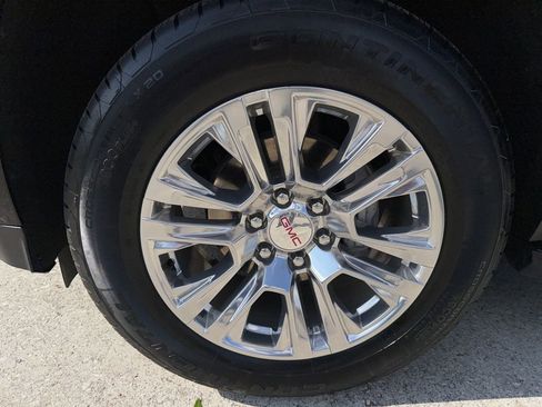 Used 2025 GMC Yukon Denali AWD/4WD image 44