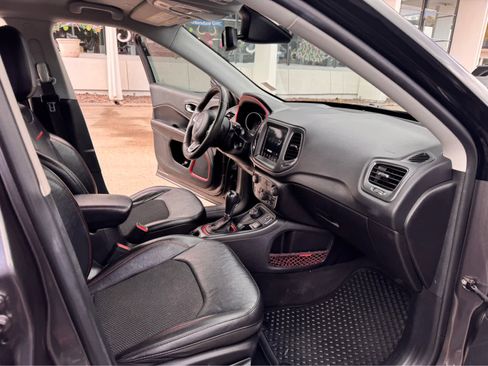 Used 2021 Jeep Compass Trailhawk image 10