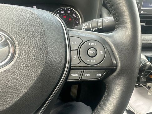 Used 2022 Toyota RAV4 XLE w/ Convenience Package AWD/4WD image 16