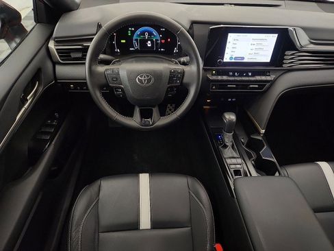 Used 2025 Toyota Camry SE w/ Convenience Package image 21