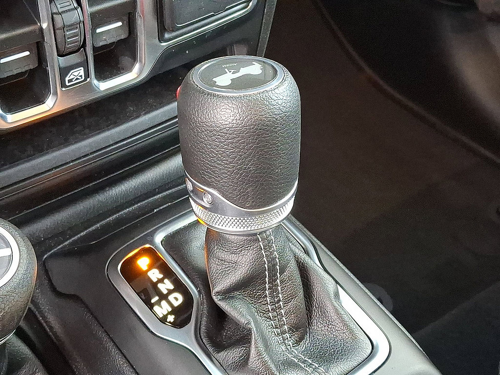 Used 2026 Jeep Wrangler Unlimited Sahara AWD/4WD image 18
