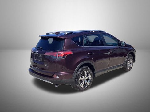 Used 2018 Toyota RAV4 XLE AWD/4WD image 3